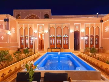 هتل قلعه وزیر میبد یزد ، هتل قلعه وزیر یزد
